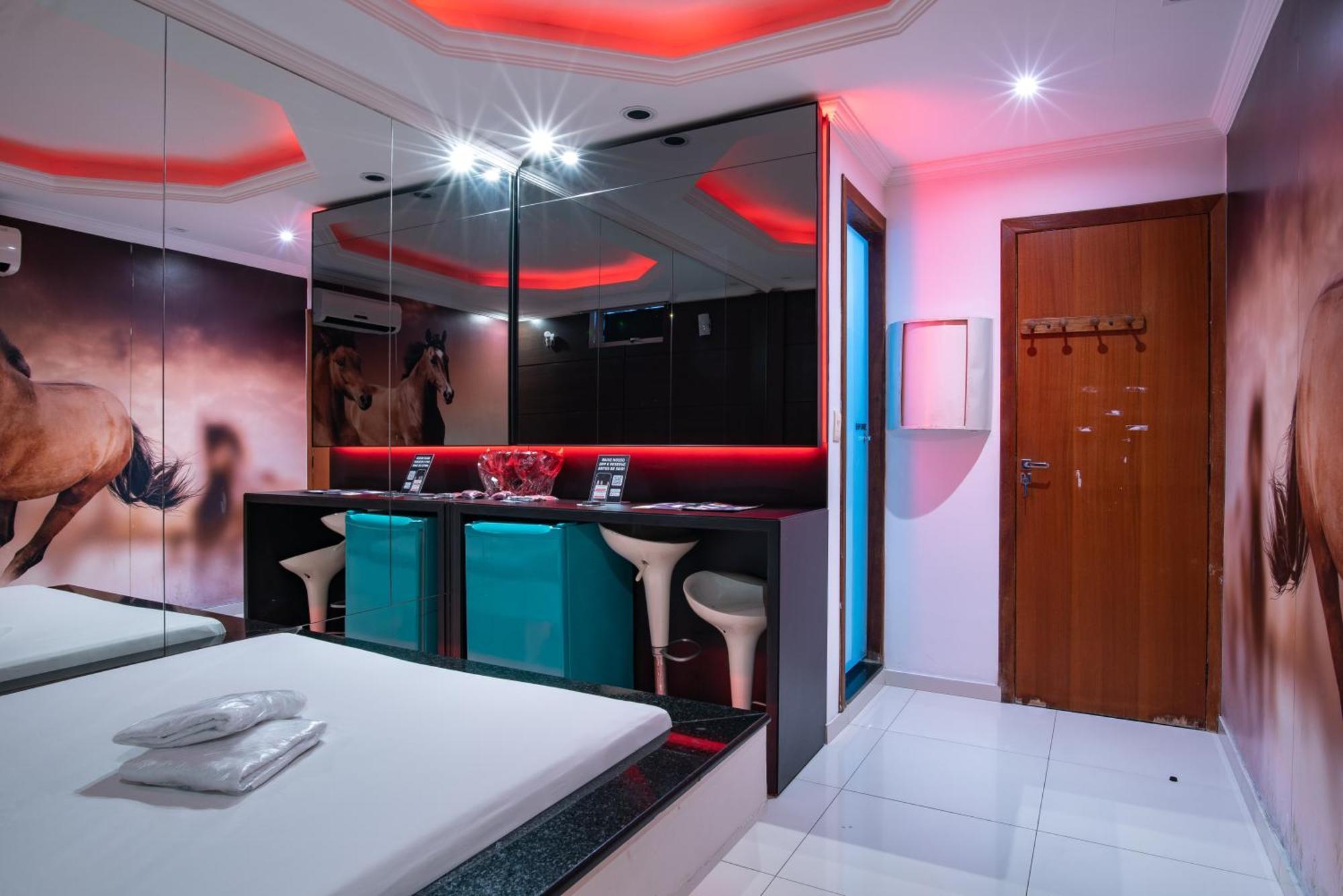 Motel Fantasy 2 (Adults Only) Contagem Exterior foto