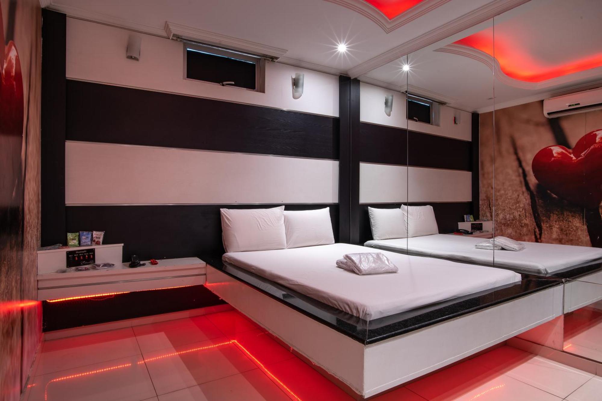 Motel Fantasy 2 (Adults Only) Contagem Exterior foto