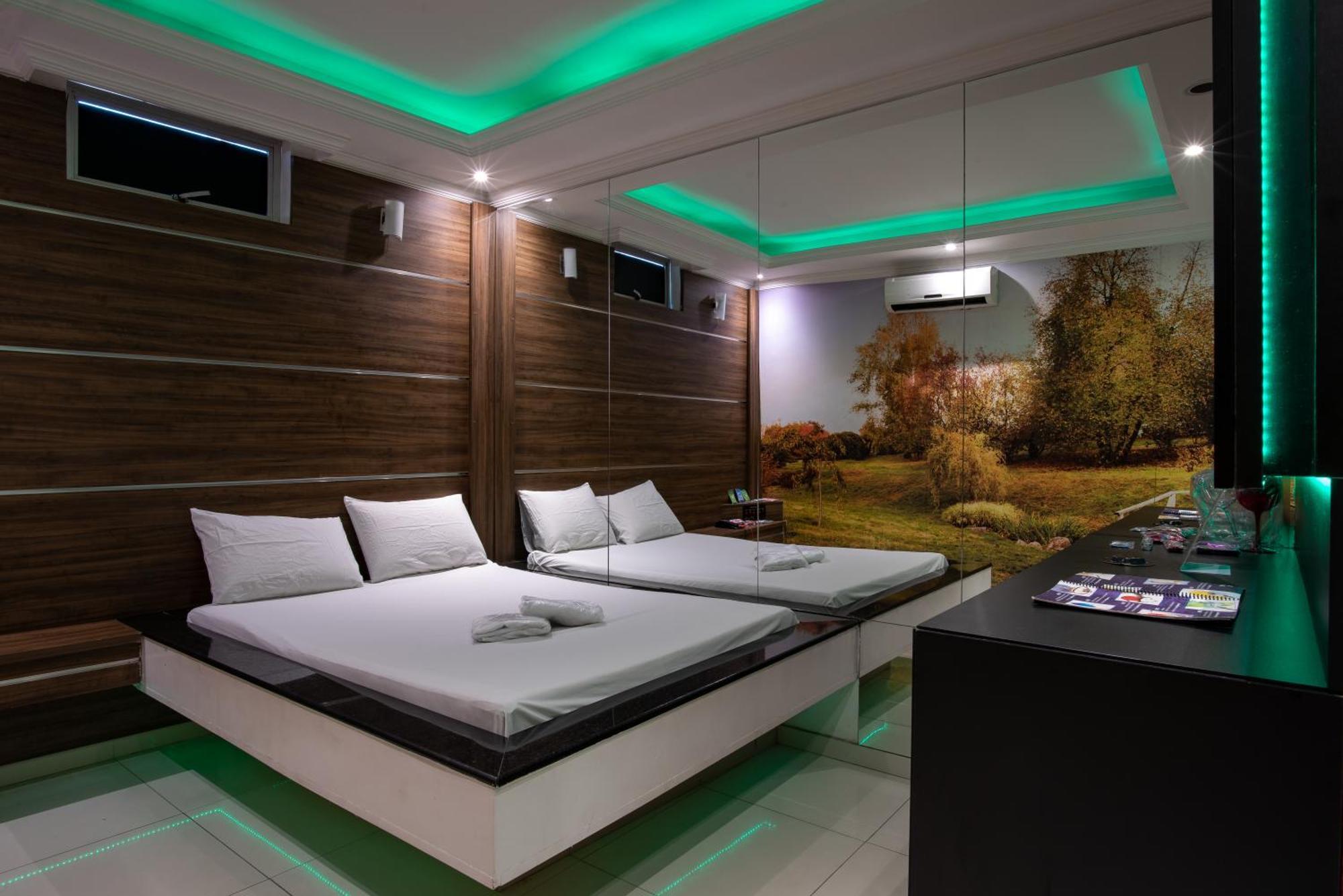 Motel Fantasy 2 (Adults Only) Contagem Exterior foto