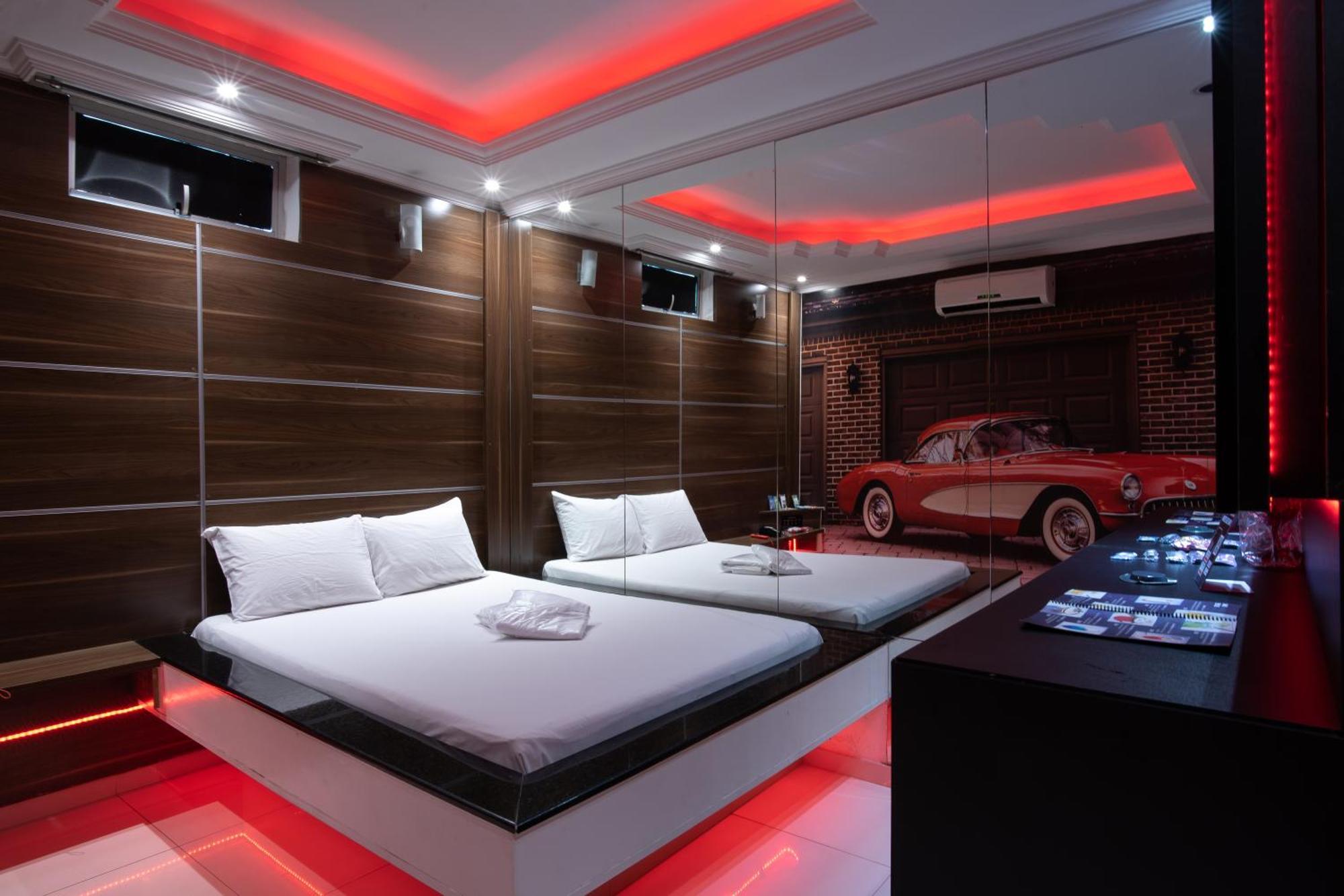 Motel Fantasy 2 (Adults Only) Contagem Exterior foto
